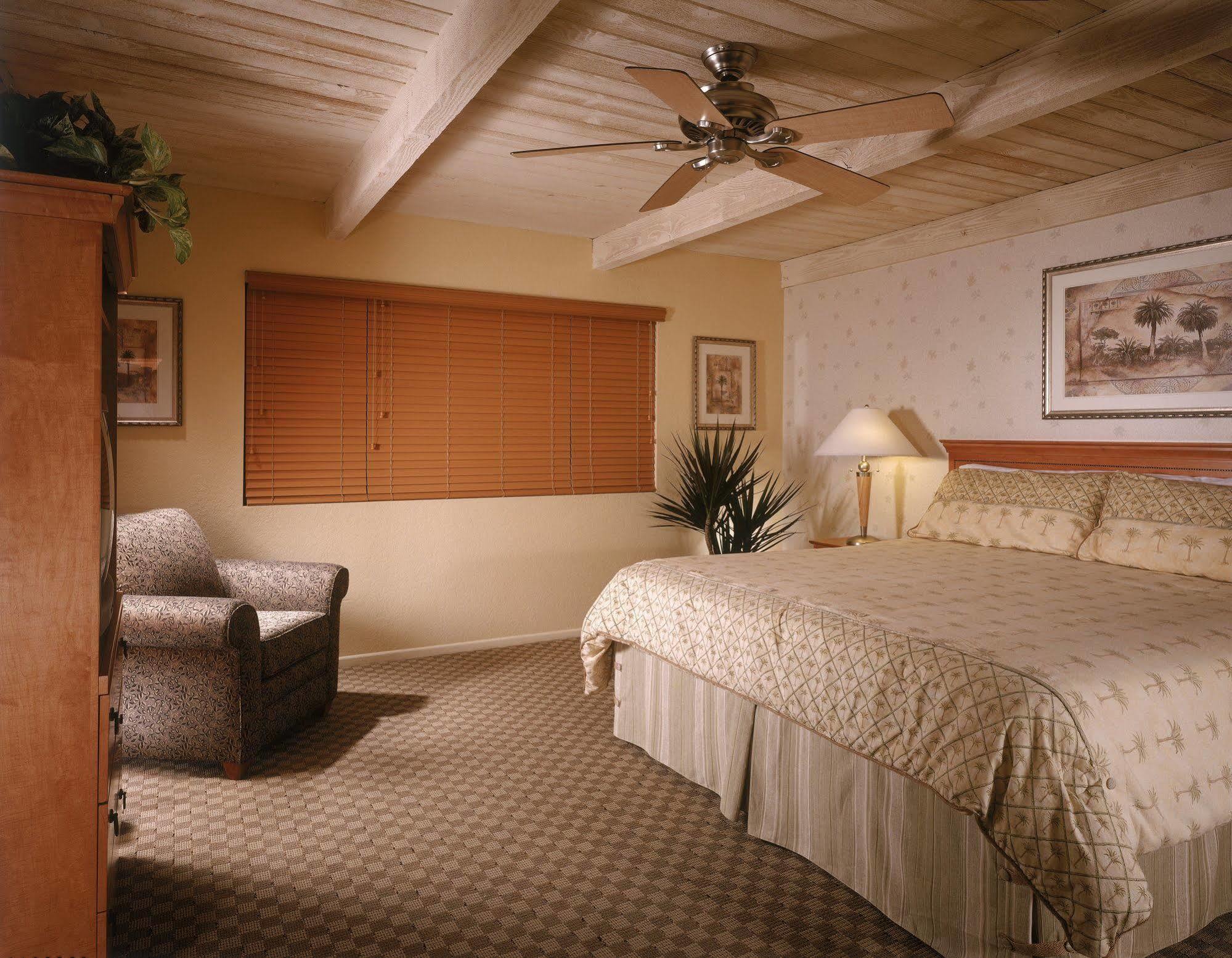 Desert Isle Resort ปาล์มสปริงส์ ภายนอก รูปภาพ